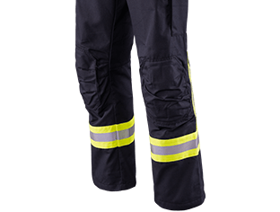 Ergonomisch vorgeformte Hosenbeine